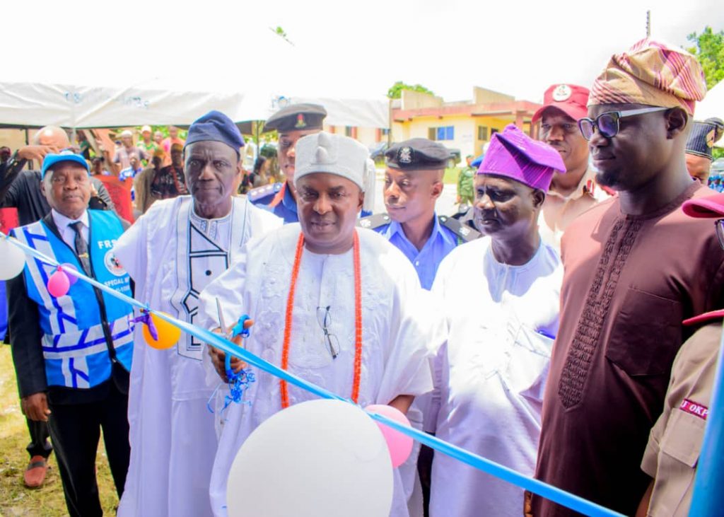 Alapomu of Apomu commissions FRSC Outpost Command in Apomu